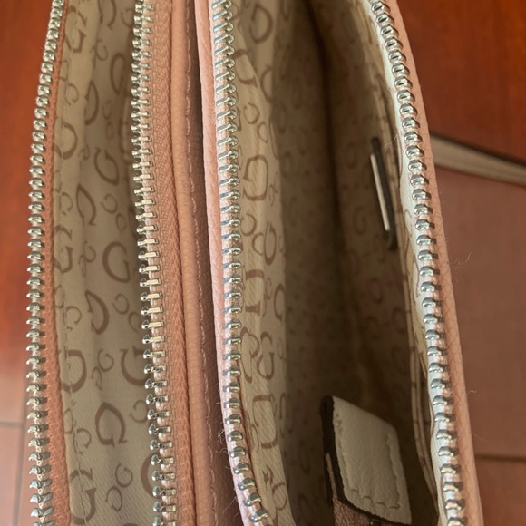 Guess Blush Pink Crossbody Chain Strap - Camera Bag - Picture 4 of 6